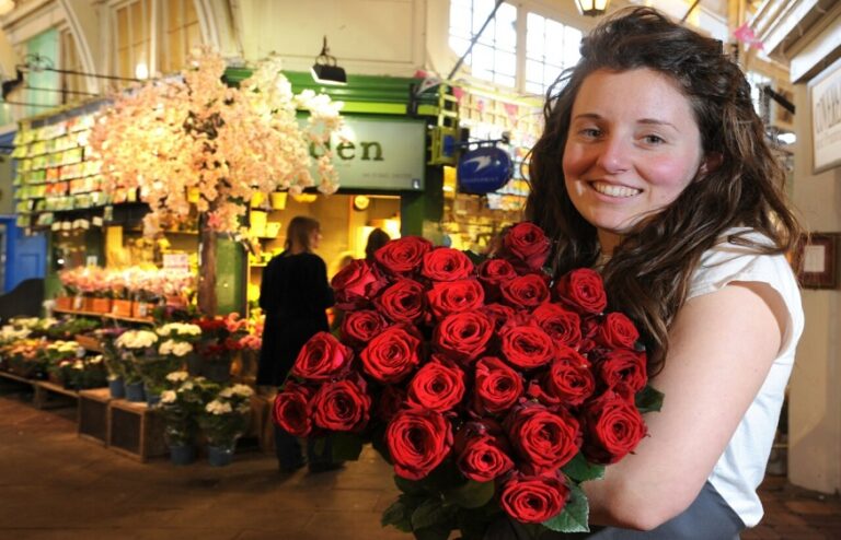The History of Floristry: Tracing the Roots of Online Flower Delivery